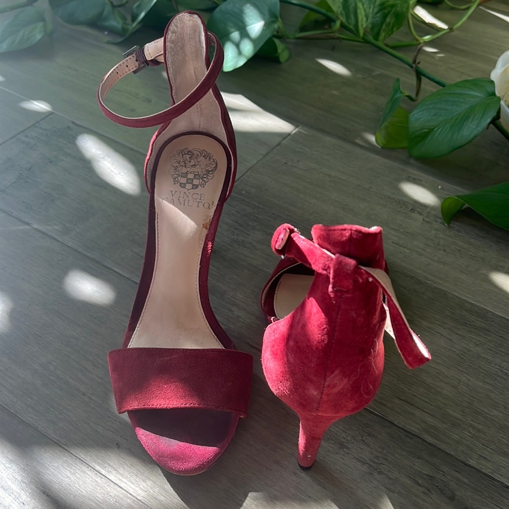 Vince Camuto burgundy court sandals size 8M